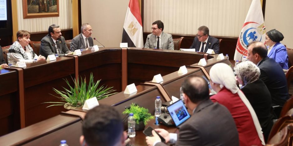 اللجنة الاستشارية العليا للتنمية البشرية تناقش خارطة طريق لإعداد الشباب المصري للذكاء الاصطناعي وتعزيز التدريب المهني اللجنة الاستشارية العليا للتنمية البشرية تناقش خارطة طريق لإعداد الشباب المصري للذكاء الاصطناعي وتعزيز التدريب المهني