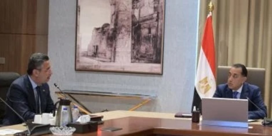 رئيس الوزراء: توافر السلع بكميات كبيرة يسهم فى توازن الأسعار وهو ما يتحقق حاليا رئيس الوزراء: توافر السلع بكميات كبيرة يسهم فى توازن الأسعار وهو ما يتحقق حاليا