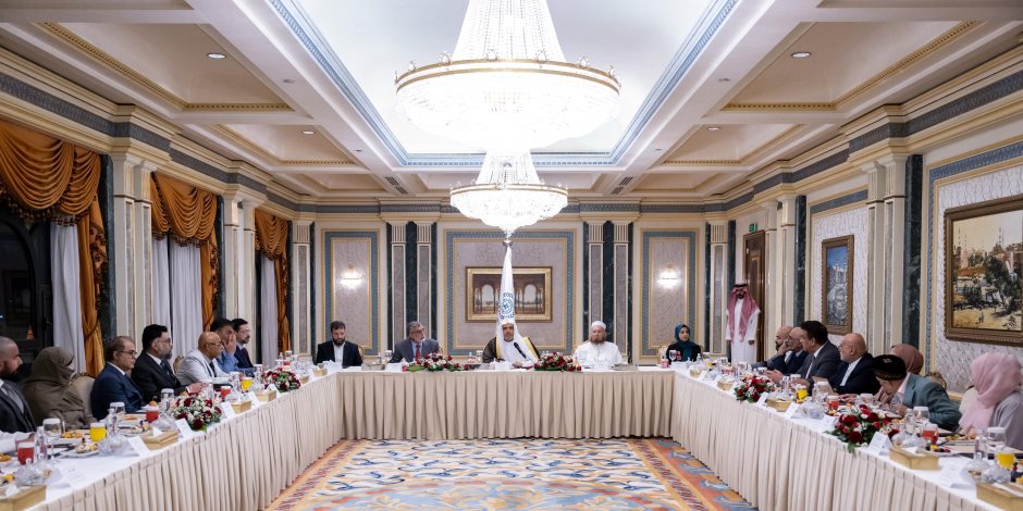 القيادات الإسلامية البريطانية تلتقي الأمين العام لرابطة العالم الإسلامي في المدينة المنورة القيادات الإسلامية البريطانية تلتقي الأمين العام لرابطة العالم الإسلامي في المدينة المنورة