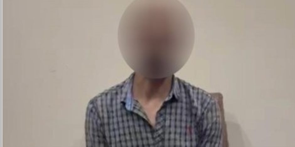 ضبط عامل لقيامه بإضرام النيران بسيارة أحد الأشخاص بالقاهرة ضبط عامل لقيامه بإضرام النيران بسيارة أحد الأشخاص بالقاهرة