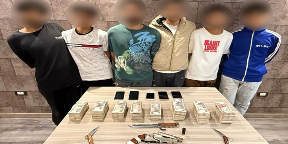 كشف ملابسات سرقة مبلغ مالى من داخل إحدى الشركات بالقاهرة وضبط مرتكبى الواقعة كشف ملابسات سرقة مبلغ مالى من داخل إحدى الشركات بالقاهرة وضبط مرتكبى الواقعة