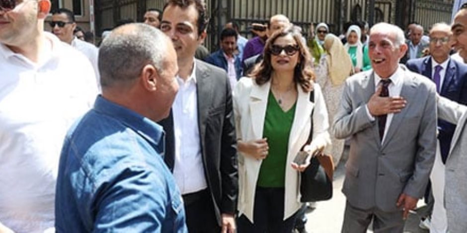 علا الشافعى تسجل فى كشوف الجمعية العمومية لنقابة الصحفيين علا الشافعى تسجل فى كشوف الجمعية العمومية لنقابة الصحفيين