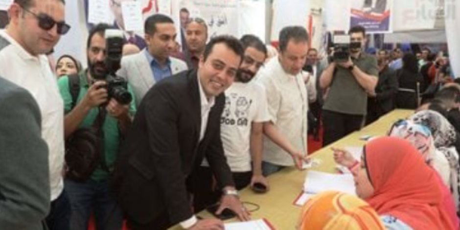 الزميل محمد السيد الشاذلى يدلى بصوته في انتخابات نقابة الصحفيين الزميل محمد السيد الشاذلى يدلى بصوته في انتخابات نقابة الصحفيين