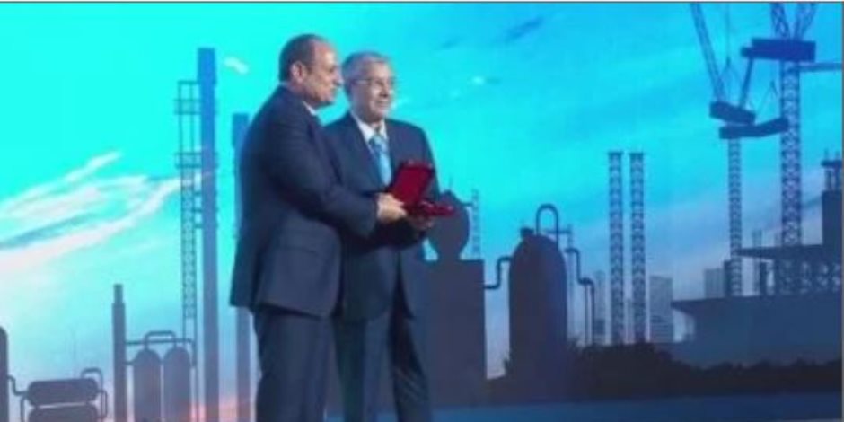 قائمة أسماء المكرمين من الرئيس السيسي في عيد العمال 2025 قائمة أسماء المكرمين من الرئيس السيسي في عيد العمال 2025