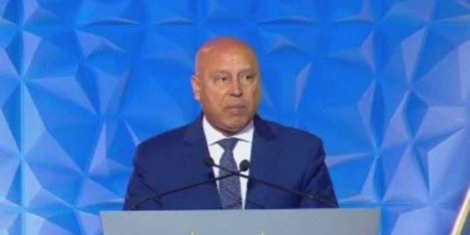 الفريق كامل الوزير في عيد العمال: نقدم التحية لكل من اعتبر العمل شرفا ورسالة الفريق كامل الوزير في عيد العمال: نقدم التحية لكل من اعتبر العمل شرفا ورسالة