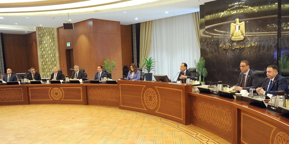 مدبولي يُكلف بالتنسيق الكامل بين المحافظين ومديري الأمن في ملفات مخالفات البناء وإزالة التعديات ومتابعة الأسواق والاستعداد للانتخابات مدبولي يُكلف بالتنسيق الكامل بين المحافظين ومديري الأمن في ملفات مخالفات البناء وإزالة التعديات ومتابعة الأسواق والاستعداد للانتخابات