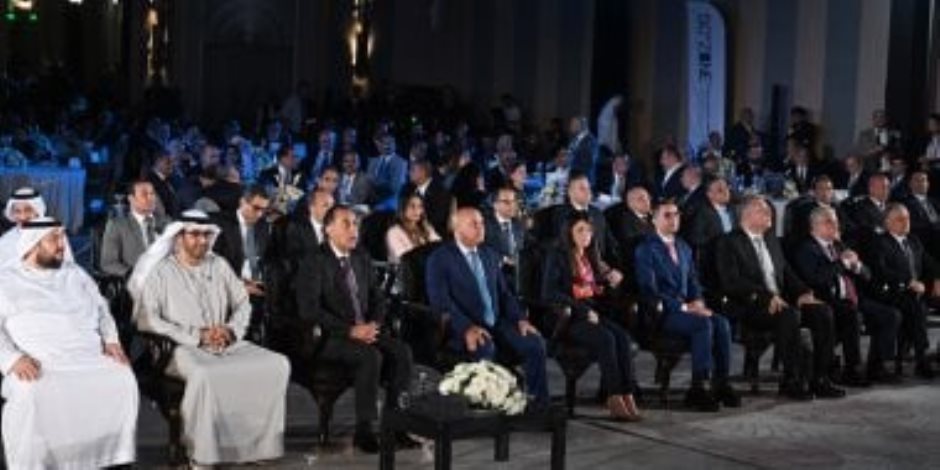 رئيس الوزراء: علاقتنا بالإمارات ليست فقط دبلوماسية أو اقتصادية بل روابط أخوية رئيس الوزراء: علاقتنا بالإمارات ليست فقط دبلوماسية أو اقتصادية بل روابط أخوية
