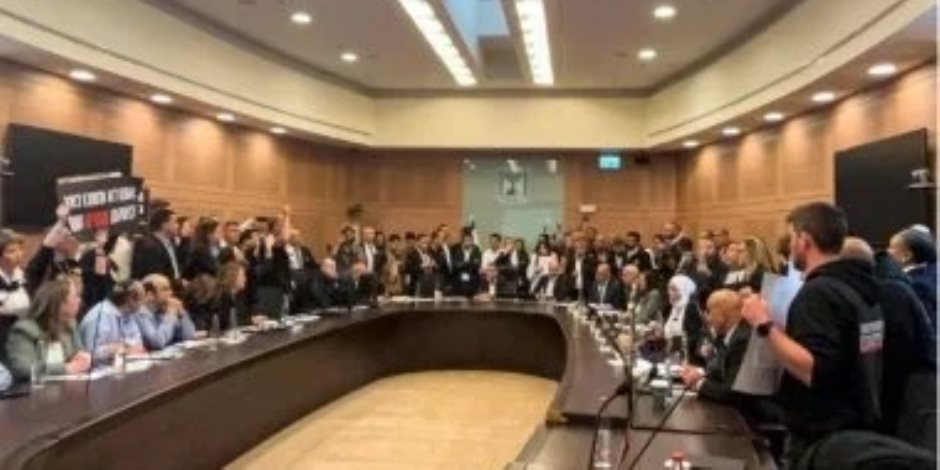 عائلات المحتجزين الإسرائيليين: حكومة نتنياهو ليس لديها خطة واضحة لإعادتهم عائلات المحتجزين الإسرائيليين: حكومة نتنياهو ليس لديها خطة واضحة لإعادتهم