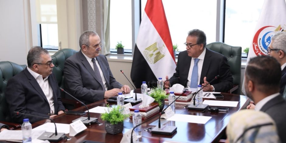 وزير الصحة والسكان يترأس اجتماع مجلس إدارة الهيئة العامة للمستشفيات التعليمية وزير الصحة والسكان يترأس اجتماع مجلس إدارة الهيئة العامة للمستشفيات التعليمية