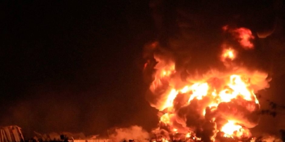 سى إن إن: الجيش الأمريكى تلقى تعليمات بوقف الضربات ضد الحوثيين سى إن إن: الجيش الأمريكى تلقى تعليمات بوقف الضربات ضد الحوثيين