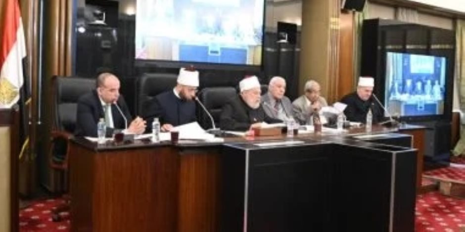 دينية النواب تقر نهائيا قانونا جديدا لمواجهة فوضى الفتاوى.. والأزهر يعلن رفضه دينية النواب تقر نهائيا قانونا جديدا لمواجهة فوضى الفتاوى.. والأزهر يعلن رفضه
