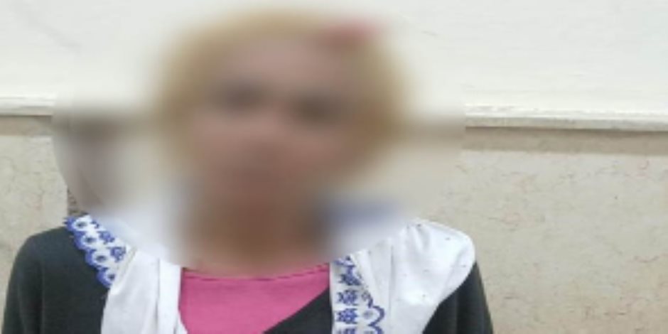 كشف ملابسات تداول فيديو تضمن تعرض سائح لمضايقات من بائعة حال سيره بالقاهرة وضبط مرتكبة الواقعة كشف ملابسات تداول فيديو تضمن تعرض سائح لمضايقات من بائعة حال سيره بالقاهرة وضبط مرتكبة الواقعة