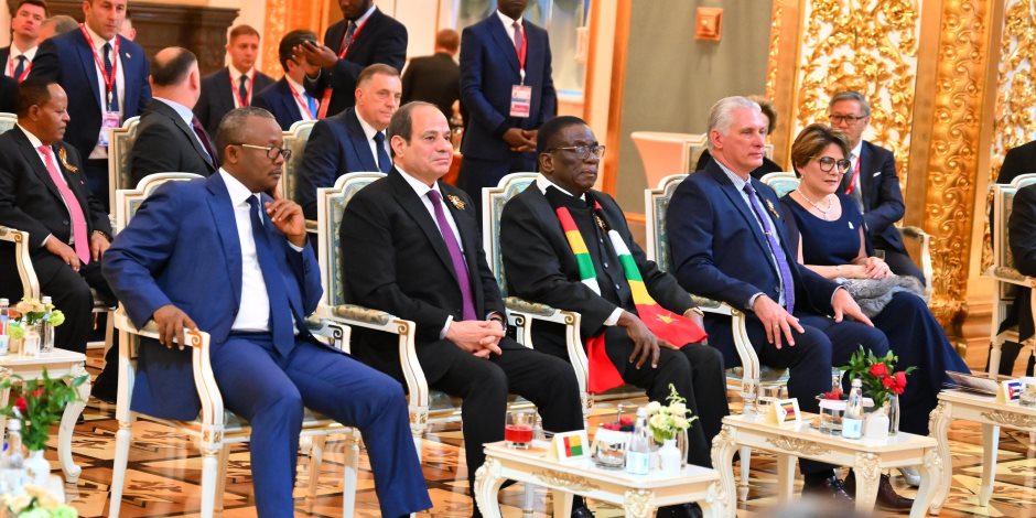 الرئيس السيسي يشارك فى حفل عشاء بالكرملين باحتفالات عيد النصر الرئيس السيسي يشارك فى حفل عشاء بالكرملين باحتفالات عيد النصر