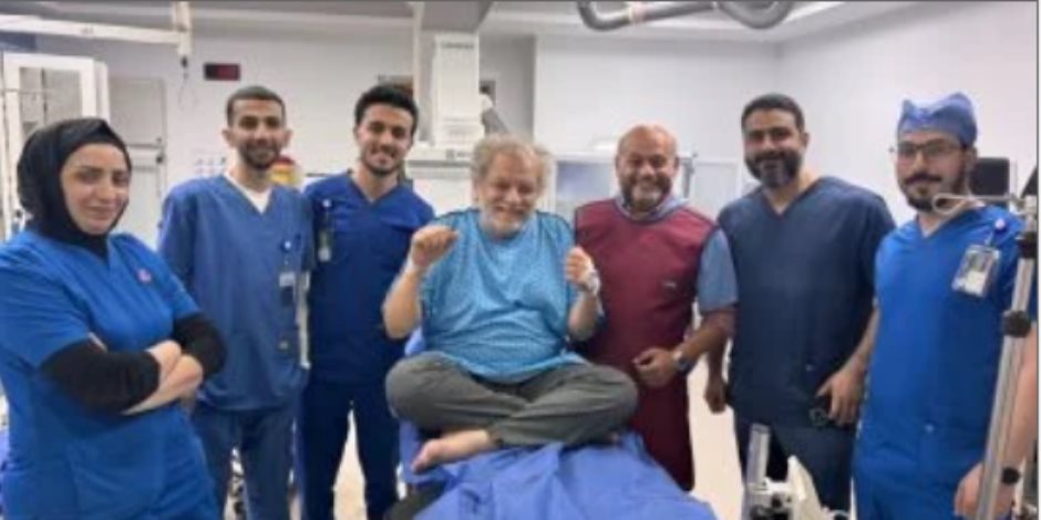 أشرف فايق بعد جراحة تركيب دعامات بالقلب: الحمد لله على نعمة الصحة أشرف فايق بعد جراحة تركيب دعامات بالقلب: الحمد لله على نعمة الصحة
