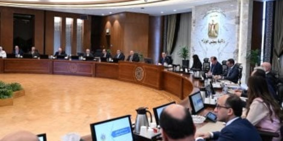 مدبولي: البرنامج الوطني لتنمية صناعة السيارات ركيزة لتوطين الصناعة مدبولي: البرنامج الوطني لتنمية صناعة السيارات ركيزة لتوطين الصناعة