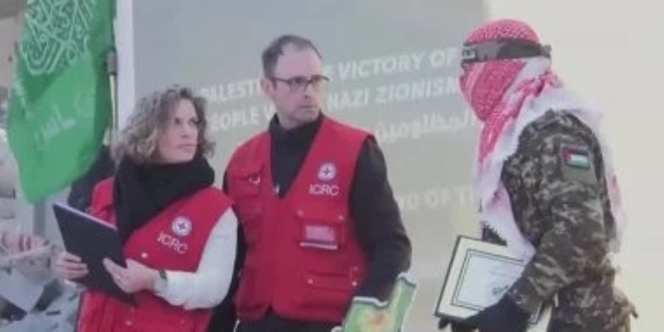 الصليب الأحمر يلتقى بعناصر من حماس لتسلم الجندي عيدان ألكسندر