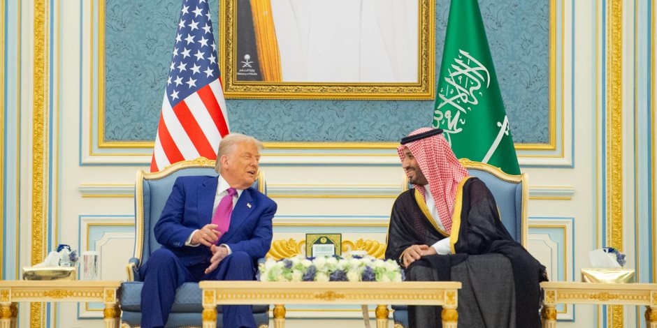 ولى العهد السعودى وترامب يشهدان التوقيع على عدد من الاتفاقيات الثنائية ولى العهد السعودى وترامب يشهدان التوقيع على عدد من الاتفاقيات الثنائية