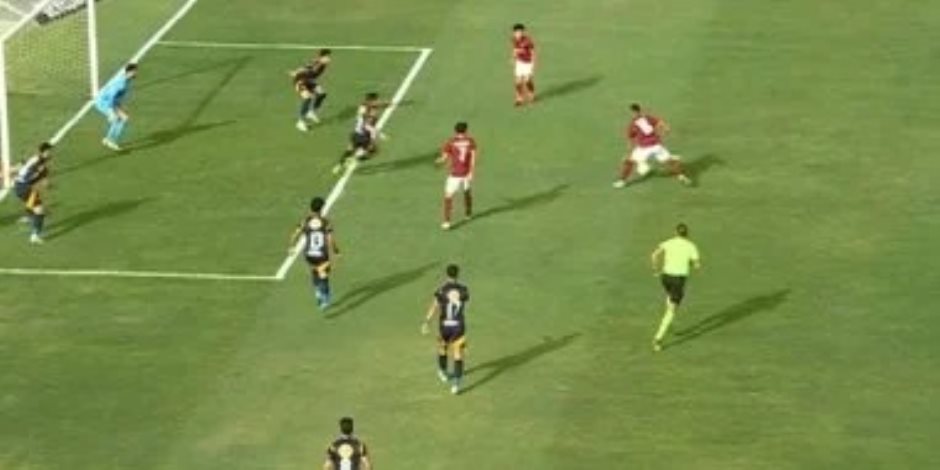 الأهلي يحافظ على قمة الدوري بالتغلب علي سيراميكا بهدف وحيد 