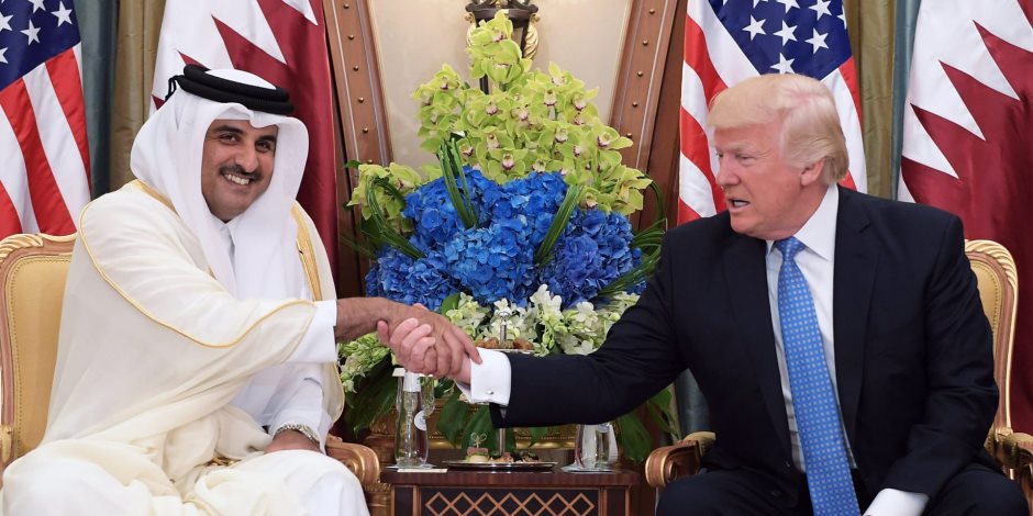 أمير قطر يستقبل الرئيس الأمريكى ترامب في مستهل زيارته للدوحة أمير قطر يستقبل الرئيس الأمريكى ترامب في مستهل زيارته للدوحة