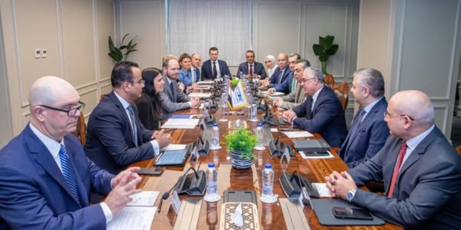 رئيس هيئة المنطقة الاقتصادية لقناة السويس: منفتحون على الشراكات العالمية في الأنشطة اللوجستية رئيس هيئة المنطقة الاقتصادية لقناة السويس: منفتحون على الشراكات العالمية في الأنشطة اللوجستية