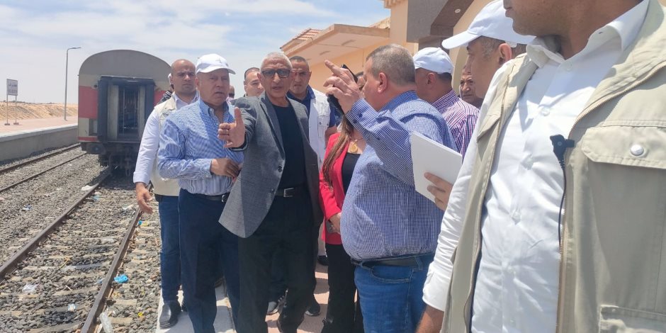 وزير النقل والصناعة يطلق شارة بدء انشاء المرحلة الثانية من خط السكة الحديد بئر العبد - العريش (صور) وزير النقل والصناعة يطلق شارة بدء انشاء المرحلة الثانية من خط السكة الحديد بئر العبد - العريش (صور)