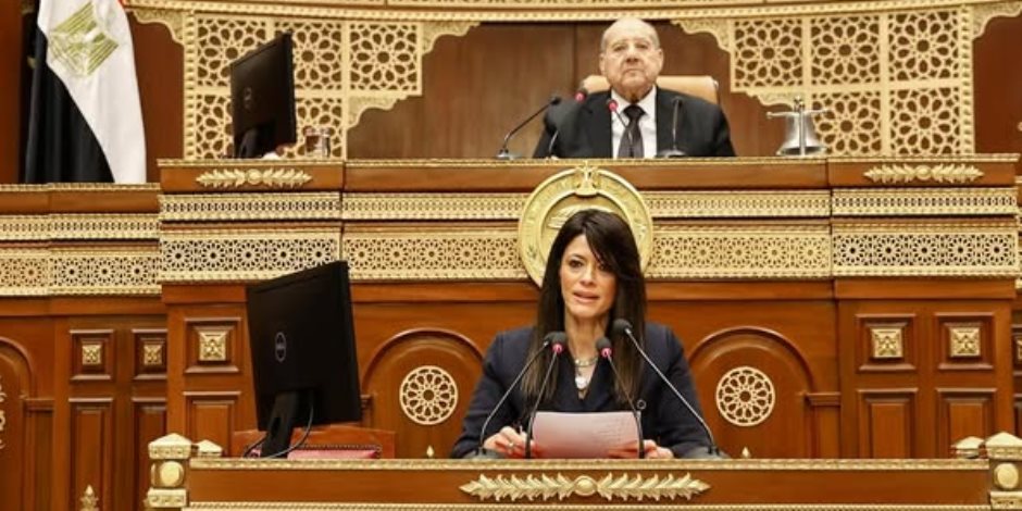 وزيرة التخطيط أمام الشيوخ: الخطة الجديدة تستهدف زيادة الاستثمارات الكليّة إلى 3.5 تريليون جنيه لأول مرة وزيرة التخطيط أمام الشيوخ: الخطة الجديدة تستهدف زيادة الاستثمارات الكليّة إلى 3.5 تريليون جنيه لأول مرة