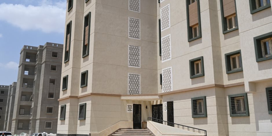 تنفيذ 3972 وحدة سكنية وتطوير المناطق الصناعية بالعاشر من رمضان تنفيذ 3972 وحدة سكنية وتطوير المناطق الصناعية بالعاشر من رمضان