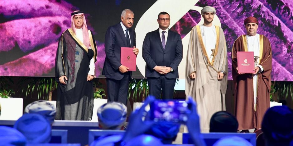 طلعت مصطفى توقع إتفاقية مع وزارة الإسكان بسلطنة عمان لتطوير مشروعين عقاري وسياحي باستثمارات 1.5 مليار ريال عماني طلعت مصطفى توقع إتفاقية مع وزارة الإسكان بسلطنة عمان لتطوير مشروعين عقاري وسياحي باستثمارات 1.5 مليار ريال عماني
