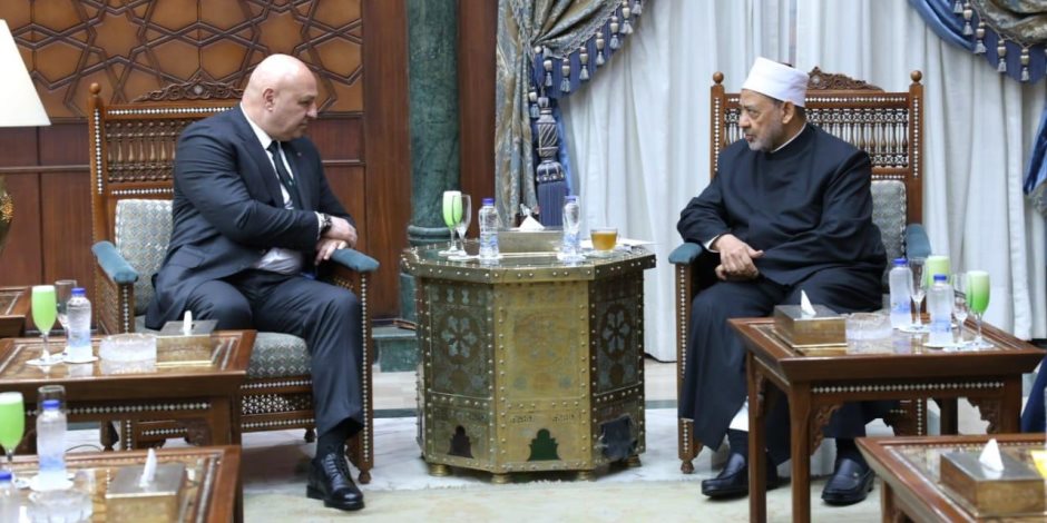 الرئيس جوزاف عون يدعو شيخ الأزهر لزيارة لبنان وإعادة افتتاح معهد بيروت الأزهري الرئيس جوزاف عون يدعو شيخ الأزهر لزيارة لبنان وإعادة افتتاح معهد بيروت الأزهري