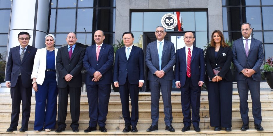 رئيس هيئة الاستثمار يلتقي حاكم مقاطعة قوانجدونج الصينية والوفد المرافق له رئيس هيئة الاستثمار يلتقي حاكم مقاطعة قوانجدونج الصينية والوفد المرافق له