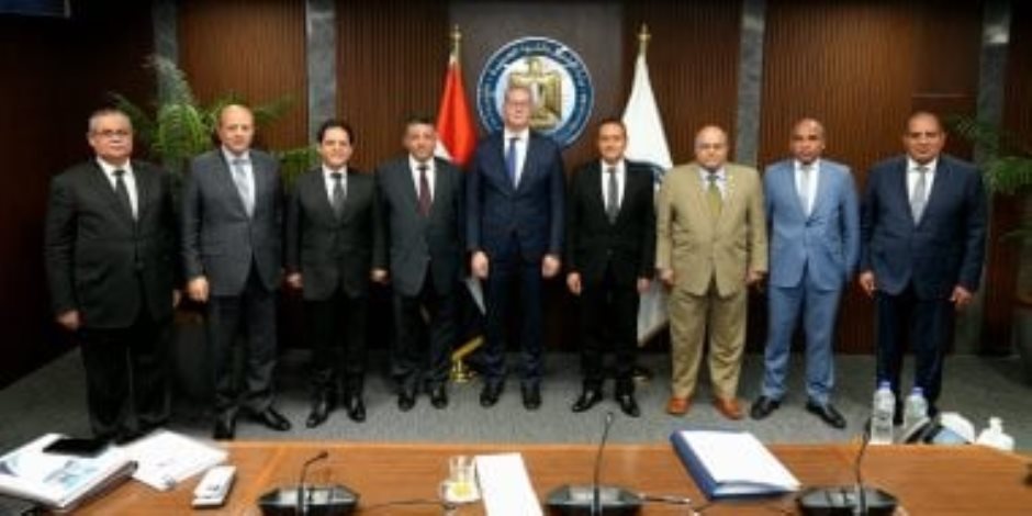 وزير البترول: تكوين ذراع فني لثروة للبترول لاكتشاف فرص استثمارية جديدة داخل وخارج مصر وزير البترول: تكوين ذراع فني لثروة للبترول لاكتشاف فرص استثمارية جديدة داخل وخارج مصر