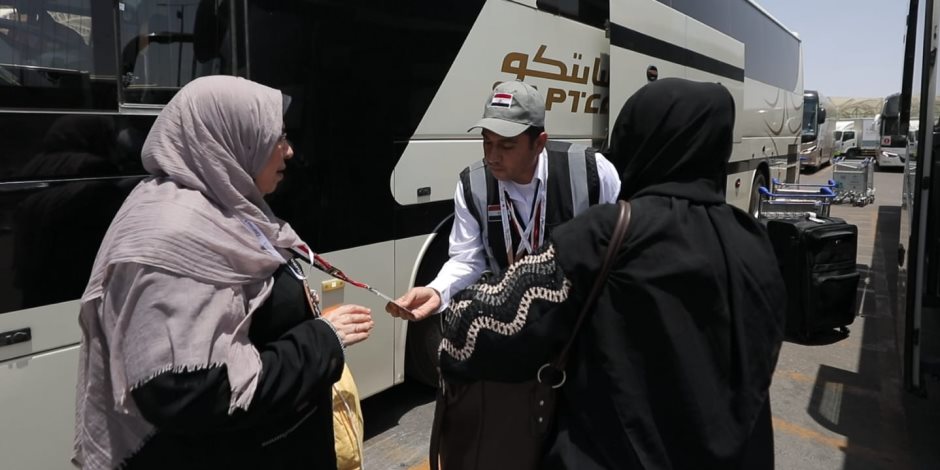 بعثة الحج المصرية تواصل تفويج الحجاج إلى مكة بسيارات حديثة وخدمات متكاملة بعثة الحج المصرية تواصل تفويج الحجاج إلى مكة بسيارات حديثة وخدمات متكاملة