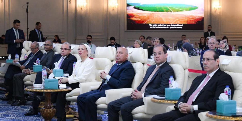 منتدى "أفريقيا تنمو خضراء للتمويل المناخي".. تكثيف التعاون الإقليمي والاستثمار المشترك في مستقبل اقتصادى مستدام منتدى "أفريقيا تنمو خضراء للتمويل المناخي".. تكثيف التعاون الإقليمي والاستثمار المشترك في مستقبل اقتصادى مستدام