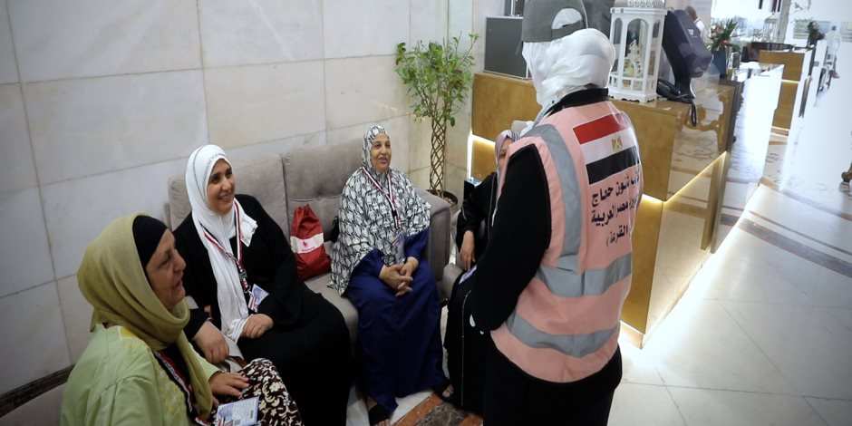 خدمات مميزة تقدمها بعثة وزاره الداخلية لحجاج القرعة خلال توجهها لزيارة الروضة الشريفة (فيديو) خدمات مميزة تقدمها بعثة وزاره الداخلية لحجاج القرعة خلال توجهها لزيارة الروضة الشريفة (فيديو)