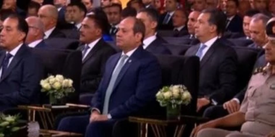 الرئيس السيسى يصل مقر انعقاد فعاليات موسم الحصاد 2025 بالضبعة الرئيس السيسى يصل مقر انعقاد فعاليات موسم الحصاد 2025 بالضبعة