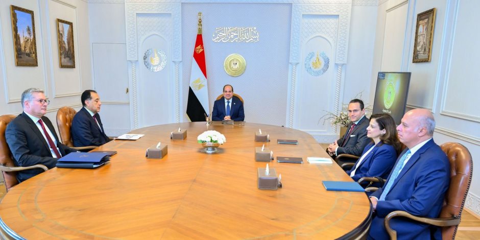 الرئيس السيسى يؤكد حرص مصر على سداد مستحقات الشركات لتعزيز الثقة بين الجانبين الرئيس السيسى يؤكد حرص مصر على سداد مستحقات الشركات لتعزيز الثقة بين الجانبين