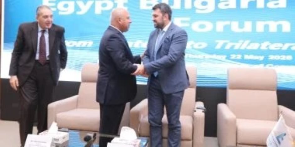 كامل الوزير : وزارة النقل تنفذ خطة تطوير للبنية التحتية بـ 2 تريليون جنيها كامل الوزير : وزارة النقل تنفذ خطة تطوير للبنية التحتية بـ 2 تريليون جنيها