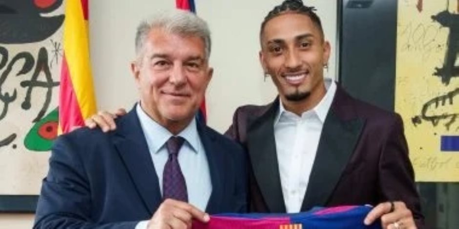بعد موسمه الرائع .. برشلونة يجدد عقد رافينيا رسميا حتى 2028