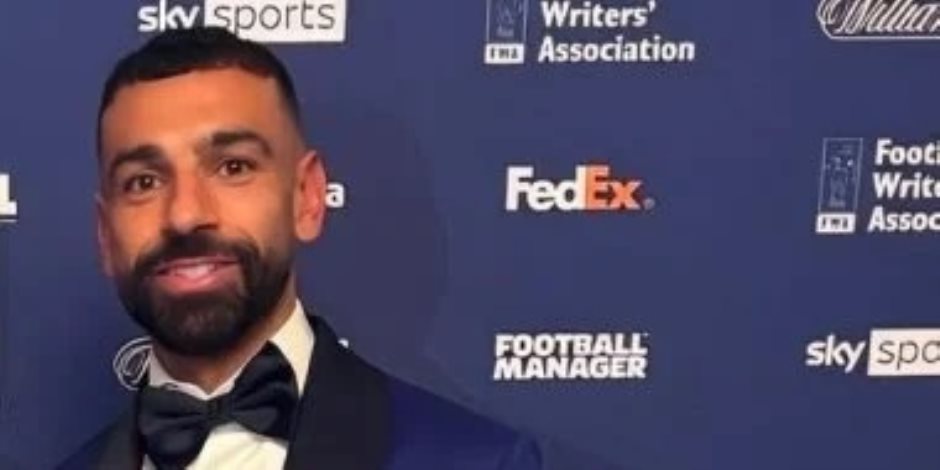محمد صلاح علي هامش حفل " الأفضل " : أريد أن أكون أول من يفوز بجائزة رابطة الكتاب 4 مرات