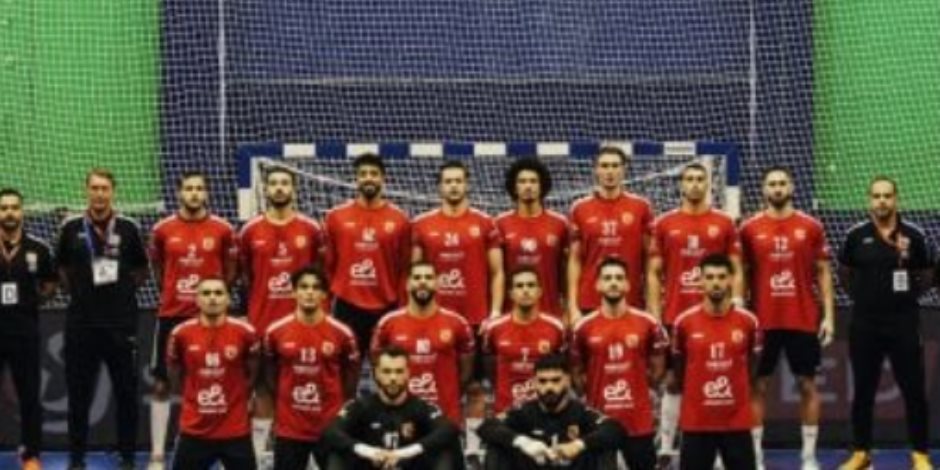 الأهلي يهزم الزمالك 31-28 ويتوج بلقب الكؤوس الأفريقية لليد الأهلي يهزم الزمالك 31-28 ويتوج بلقب الكؤوس الأفريقية لليد