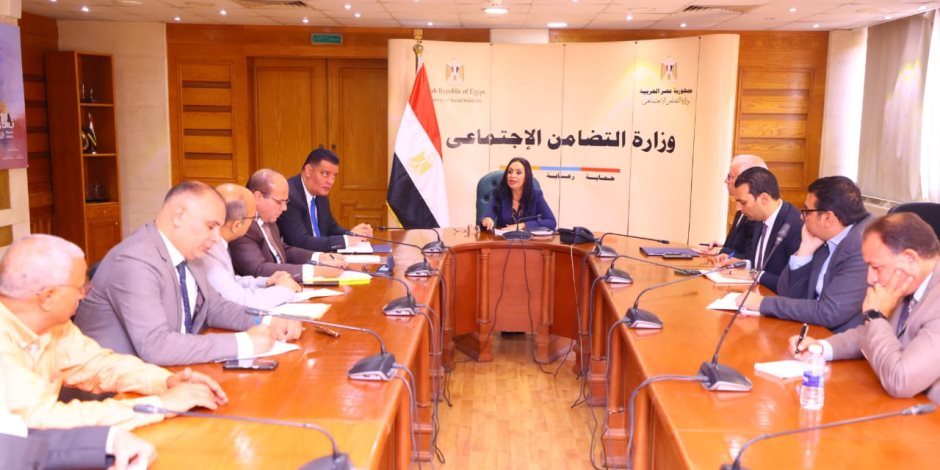 وزيرة التضامن تناقش خطة تطوير مؤسسات الدفاع الاجتماعي على مستوى الجمهورية وزيرة التضامن تناقش خطة تطوير مؤسسات الدفاع الاجتماعي على مستوى الجمهورية