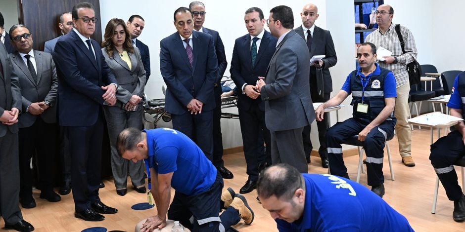 رئيس الوزراء يتفقد المركز القومي للتدريب بمقر هيئة الإسعاف المصرية رئيس الوزراء يتفقد المركز القومي للتدريب بمقر هيئة الإسعاف المصرية