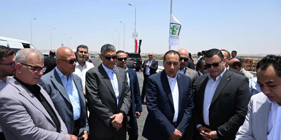 رئيس الوزراء يتابع موقف المشروعات الجارية بمنطقة "الحزام الأخضر" بـ6 أكتوبر رئيس الوزراء يتابع موقف المشروعات الجارية بمنطقة "الحزام الأخضر" بـ6 أكتوبر