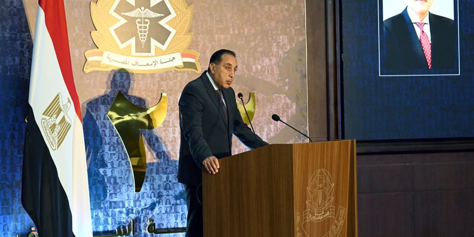 رئيس الوزراء يوجه بضرورة سرعة الانتهاء من رفع كفاءة محطة تنقية مياه الشيخ زايد