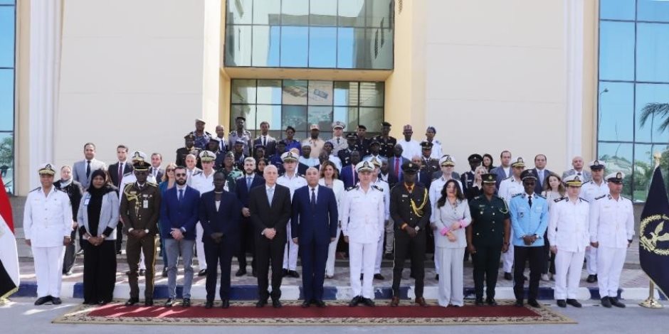 أكاديمية الشرطة تشهد ختام دورة تدريبية للكوادر الأمنية الأفريقية فى مكافحة الجريمة المنظمة والهجرة غير الشرعية أكاديمية الشرطة تشهد ختام دورة تدريبية للكوادر الأمنية الأفريقية فى مكافحة الجريمة المنظمة والهجرة غير الشرعية