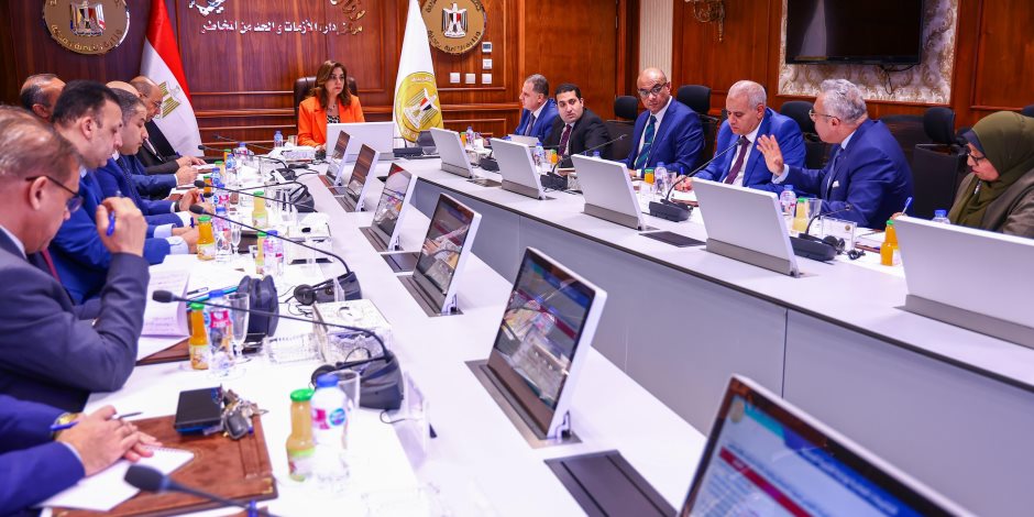 وزيرة التنمية المحلية تترأس اجتماع اللجنة العليا لتراخيص المحال العامة لمتابعة جهود تيسير وتبسيط إجراءات إصدار التراخيص للأنشطة المختلفة بالمحافظات وزيرة التنمية المحلية تترأس اجتماع اللجنة العليا لتراخيص المحال العامة لمتابعة جهود تيسير وتبسيط إجراءات إصدار التراخيص للأنشطة المختلفة بالمحافظات