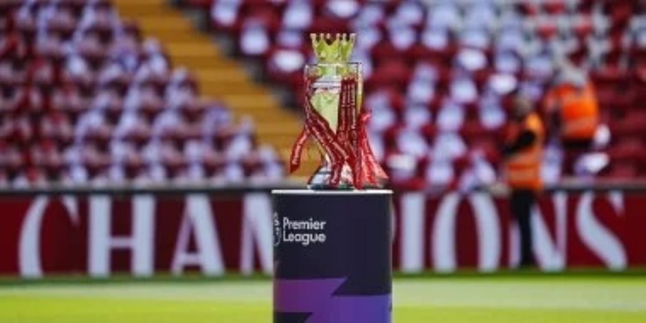 وصول كأس الدوري الإنجليزي ملعب آنفيلد قبل تتويج ليفربول ضد كريستال بالاس