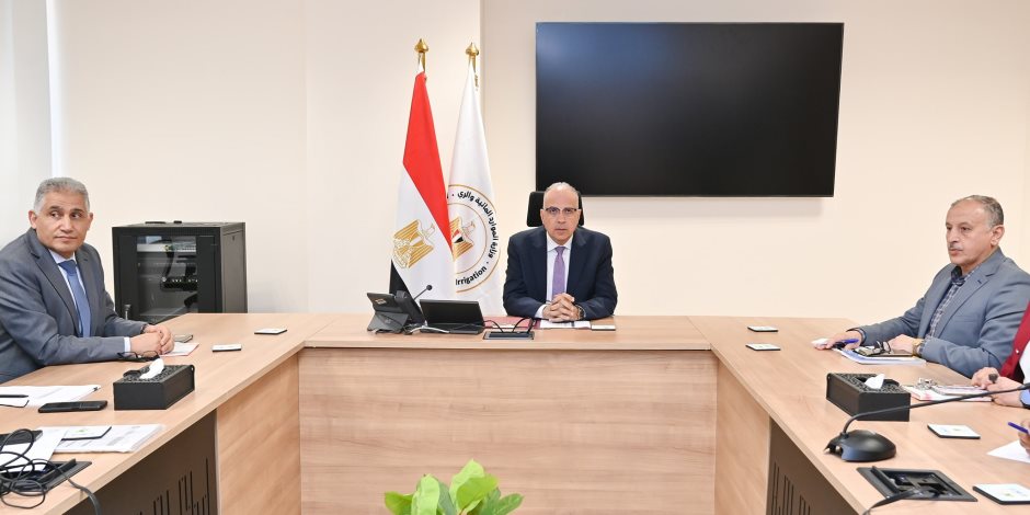 وزير الري يتابع حالة الري بمحافظة البحيرة خلال فترة أقصى الاحتياجات المائية الحالية وزير الري يتابع حالة الري بمحافظة البحيرة خلال فترة أقصى الاحتياجات المائية الحالية