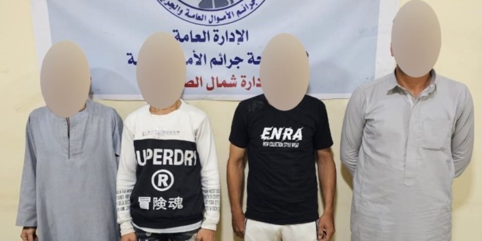 ضبط 4 عاطلين لقيامهم بالنصب على المواطنين والإستيلاء على بيانات بطاقات الدفع الإلكترونى