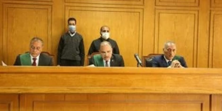جنايات القاهرة تقضى ببراءة نقيب المعلمين من تهمة الرشوة